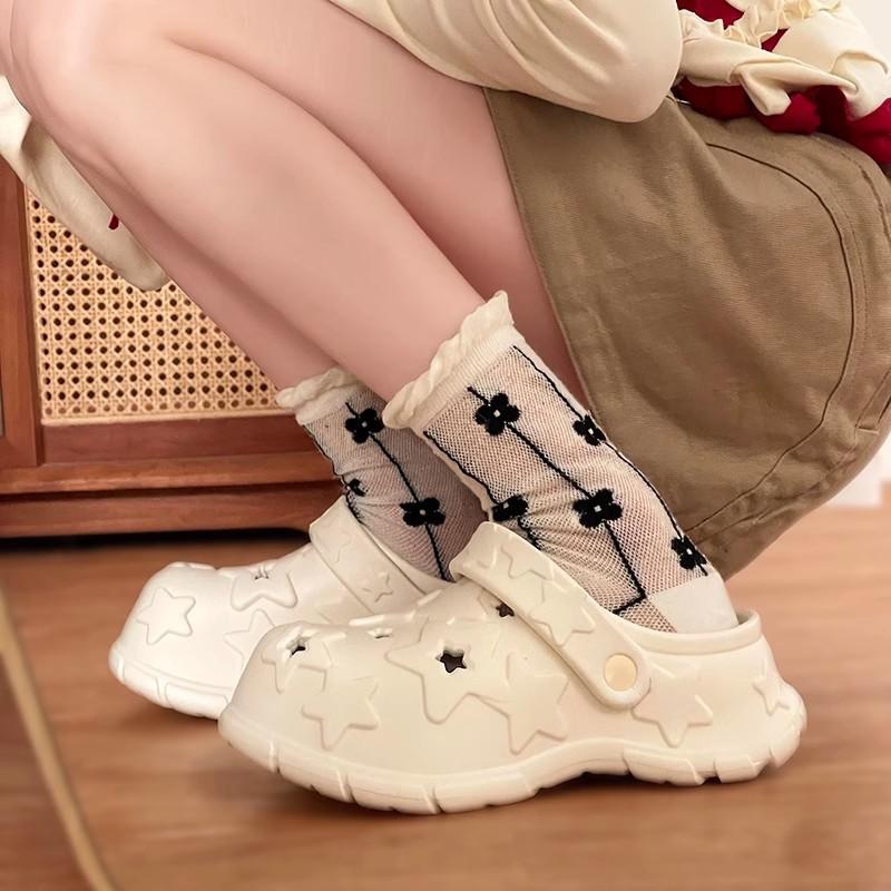Gypsy star niche hole shoes women's 2025 spring and summer outer wear Korean version of beautiful stepping on shit feeling thick-soled beach bag he