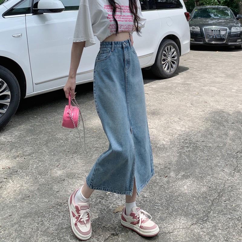 2025 Trendy A-Line Midi Denim Skirt: Stylish Mid-Length & Slimming Design