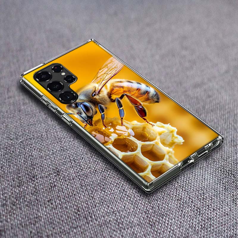Bees and Honey in the Honeycomb Phone Case For Samsung Galaxy S24 S23 S21 S20 FE S22 S26 Ultra S25 Edge S10 Plus Cover Clear TPU
