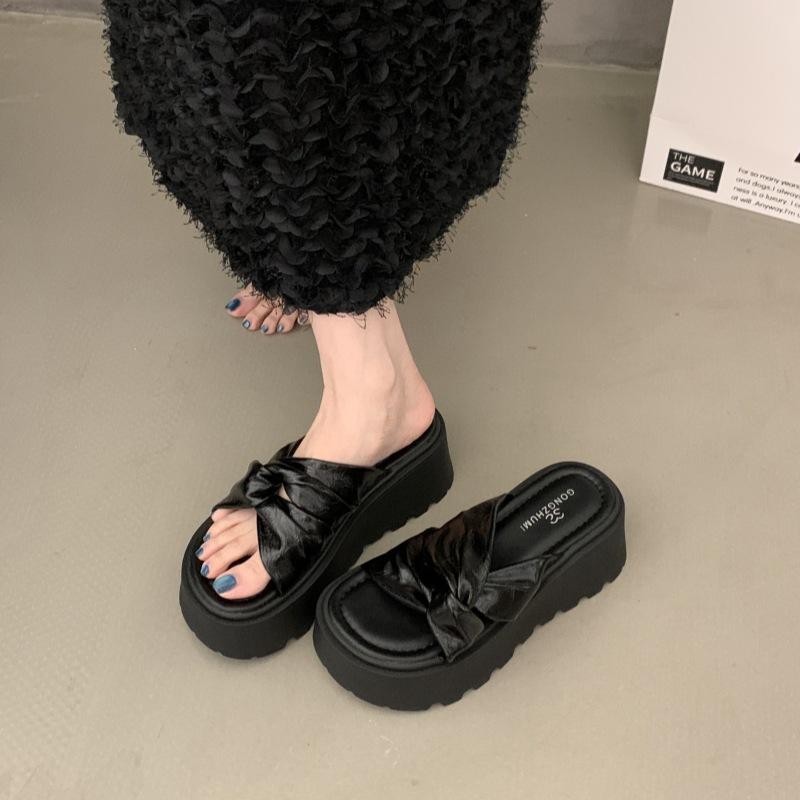 

Босоножки на платформе Xiaoxiangfeng, женские, лето 2025, новый сказочный стиль с юбкой, красивые пляжные туфли для морского побережья 40 чёрный