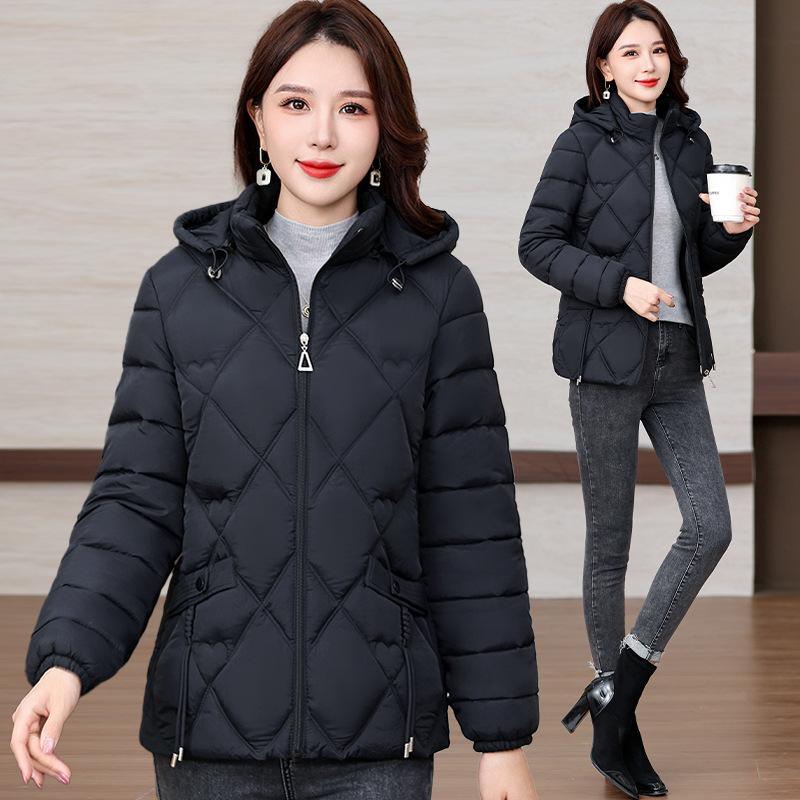 Winter Down Cotton Cotton Jacket Women's Warm Padded Jacket 2025 New Fashion Long Sleeve Removable Hat, Short Slim Fit