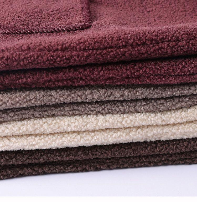 Women's Fleece-Lined Vest - Thickened, Sleeveless Autumn/Winter Jacket, Loose Fit, Plus Size, Fashionable Outerwear.