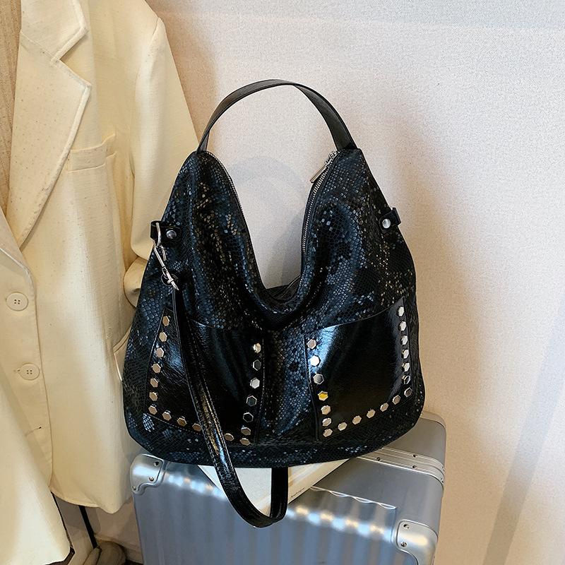 

Вместительная сумка подмышку женская новая модная сумка-портфель модная на плечо сумка-мессенджер