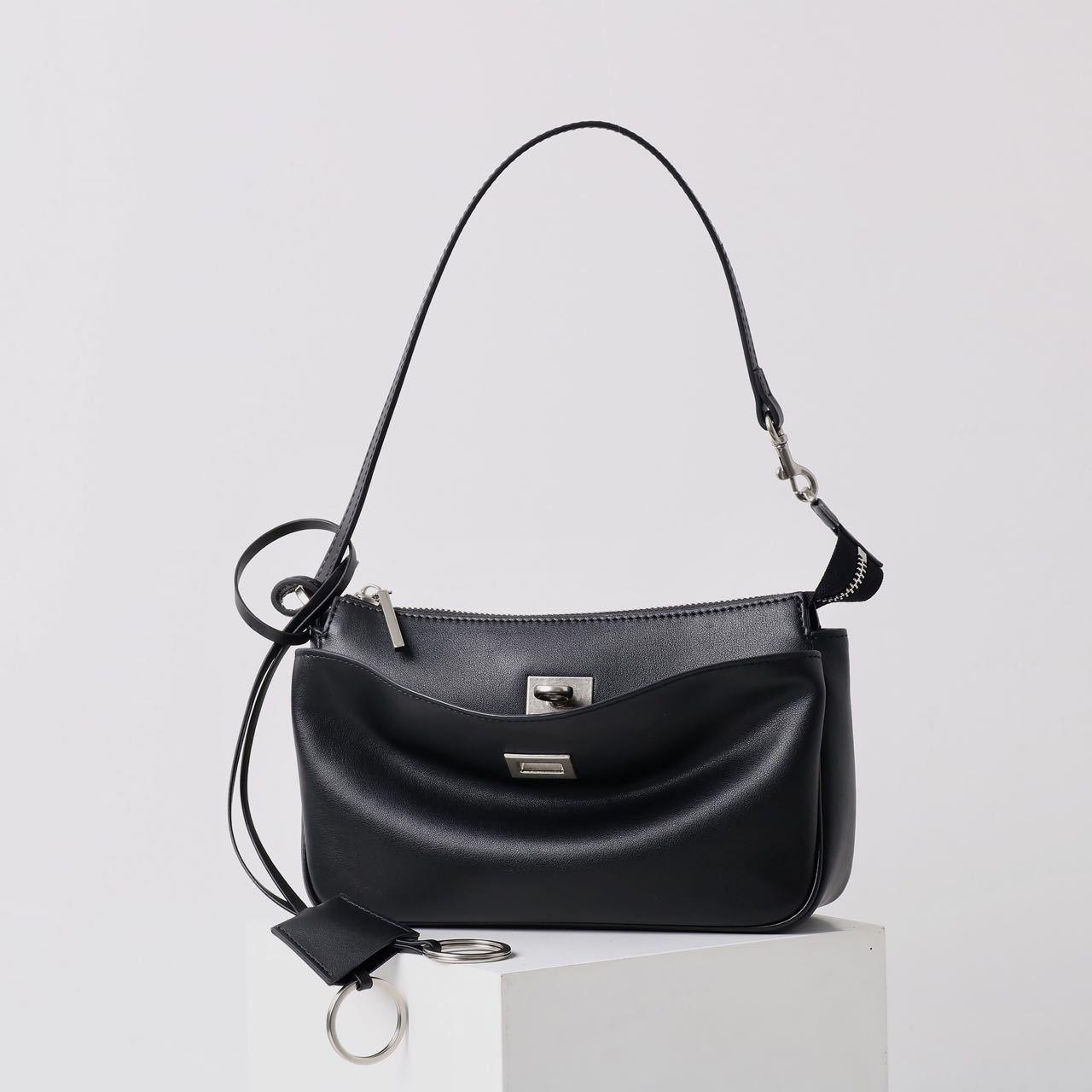 

2025 Высококачественные европейские и американские модные женские кожаные сумки через плечо Small