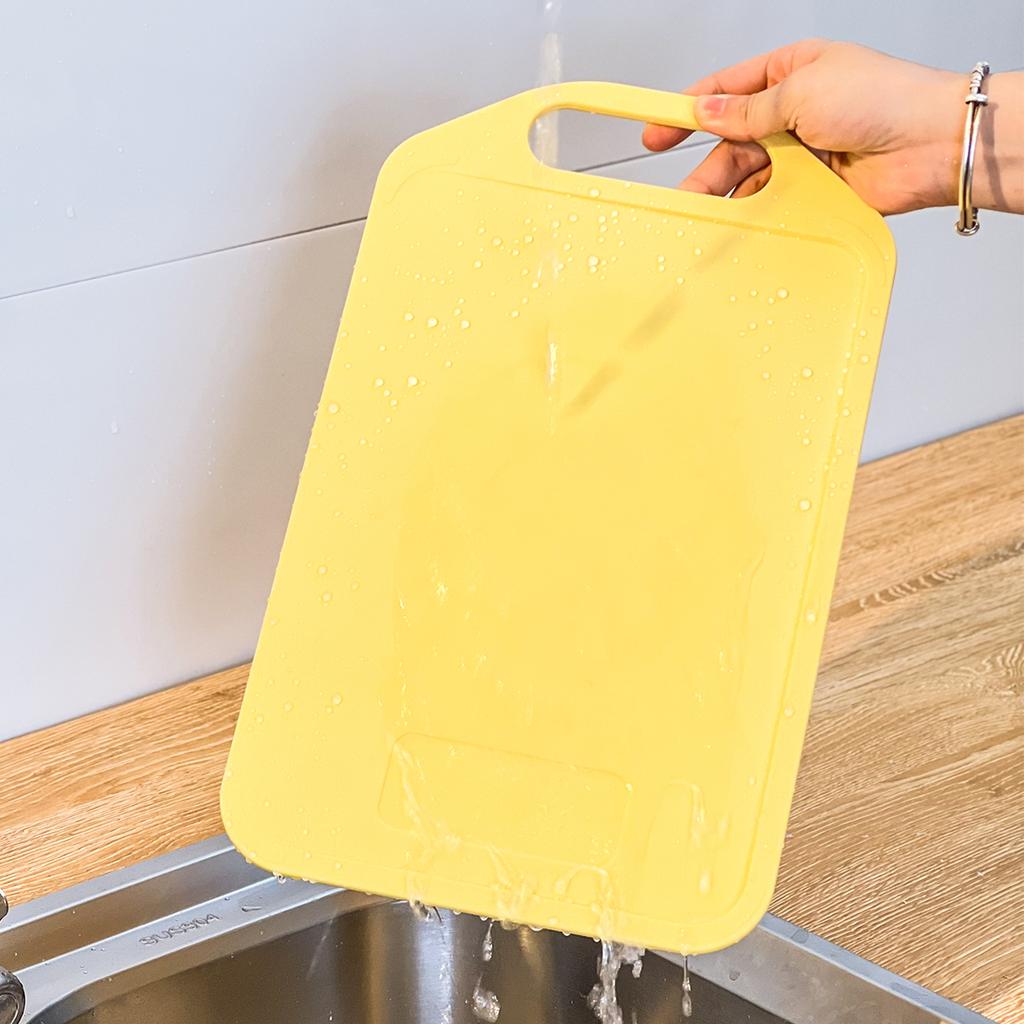 Multifunktionales Kunststoff-Lebensmittel-Schneidebrett Doppelseitig Rutschfest Obst Gemüse Fleisch Hackbrett Küchenutensil