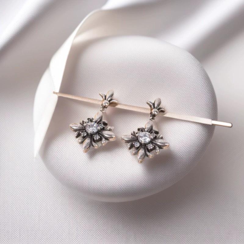 

New Arrival Creative Versatile Temperament Retro Zirconia Cross Earrings срібний