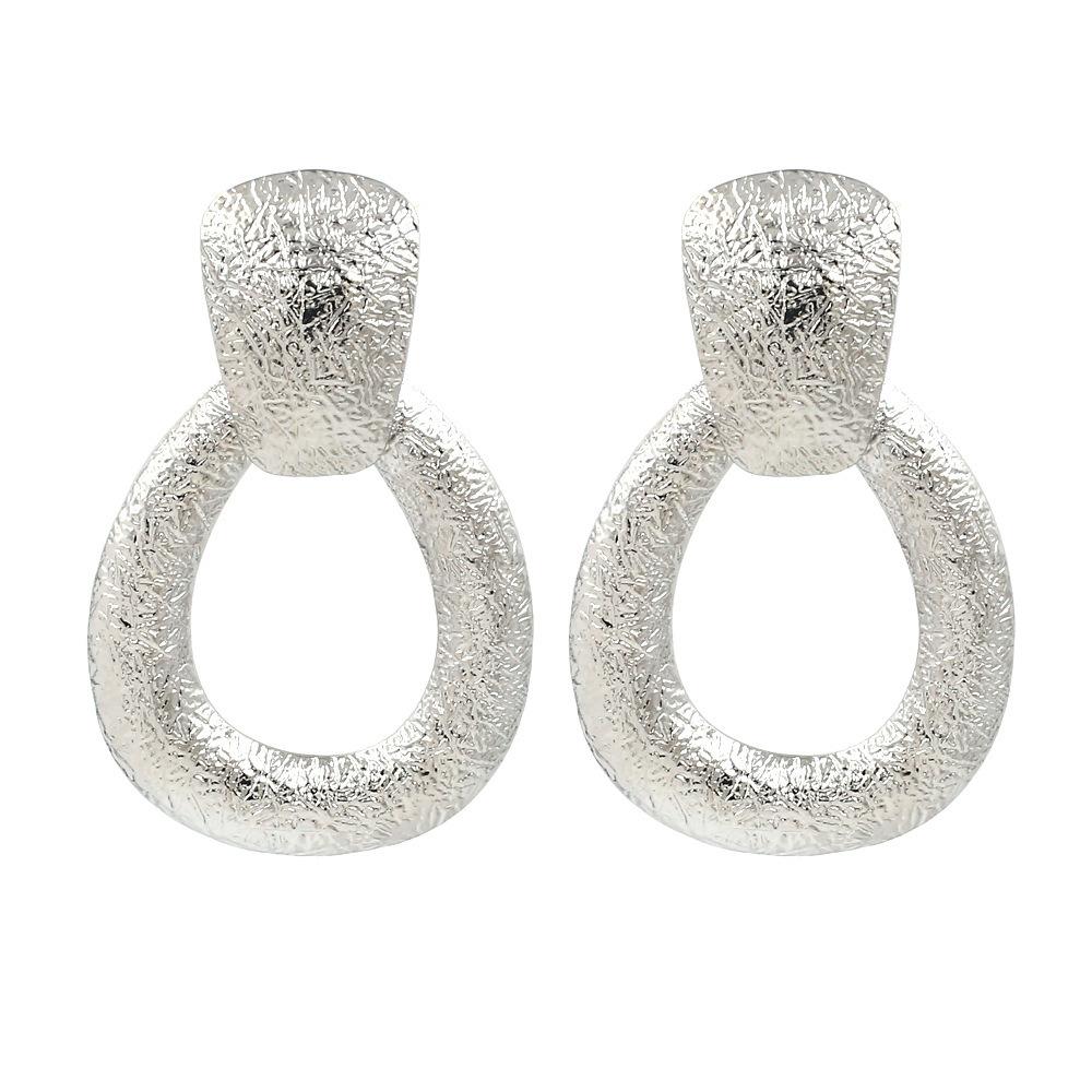 

European and American simple gold water drop-shaped earrings, new alloy street shot earrings, earrings and accessories are in stock.