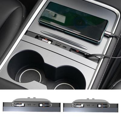 Station d'accueil de voiture avec 4 interfaces de charge rapide Conception de câble rétractable Chargeur de voiture rapide 27W Hub USB étanche pour Tesla Model 3/Y