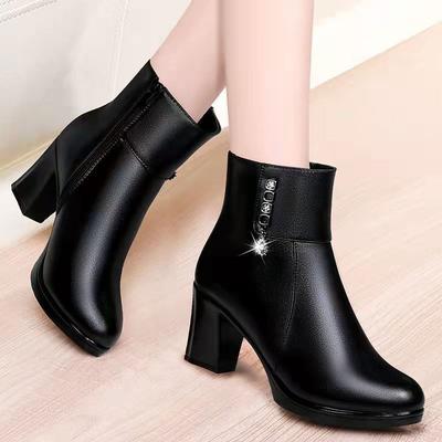 2025 Autumn and Winter New Real Soft Leather Short Boots Female Mother Cotton Shoes Middle-aged and Elderly High-heeled Short Cotton Boots Thermal Sho