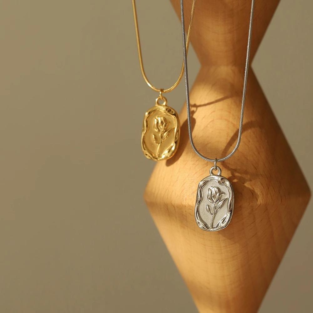 Retro Embossed Tulip Pendant Necklace For Women Personalized Gold Color Silver Color Stainless Steel Necklace Party Jewelry