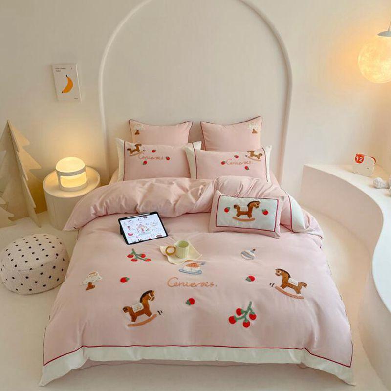 

120 long staple cotton matte four piece set Lucky Trojan letter towel embroidered duvet cover cute girl ins bedding Bed 150 рожевий