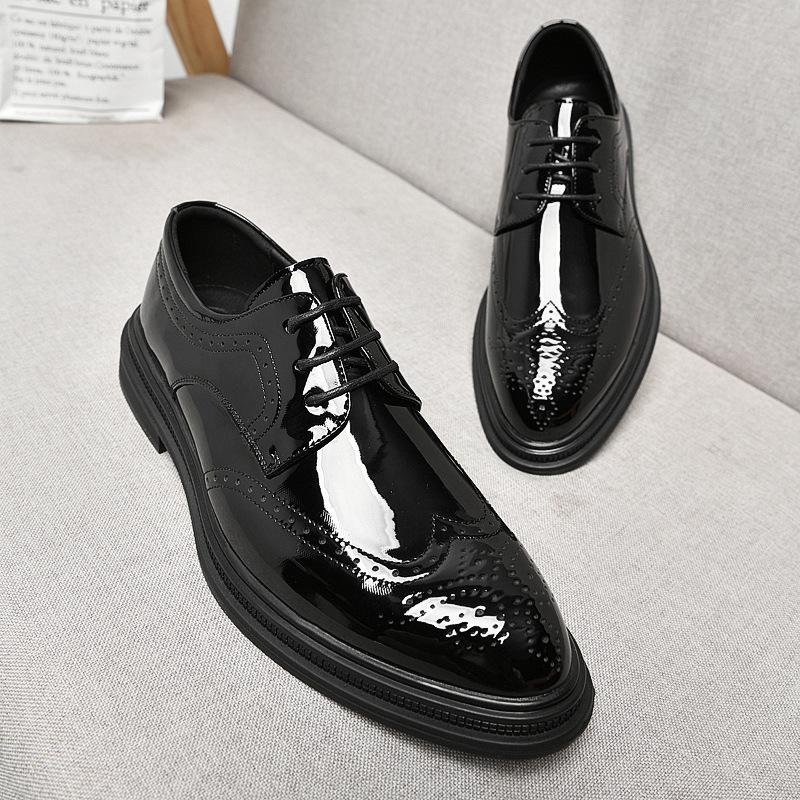 

British Fashion White Business Brock Carved Casual Small Leather Shoes Men s Trend Hosting Wedding Photography Wedding Shoes 38