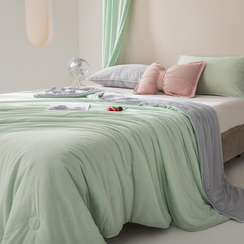 Class A Ice Silk Summer Quilt: Solid Color, Machine Washable, Thin Cooling Blanket for Air Conditioning