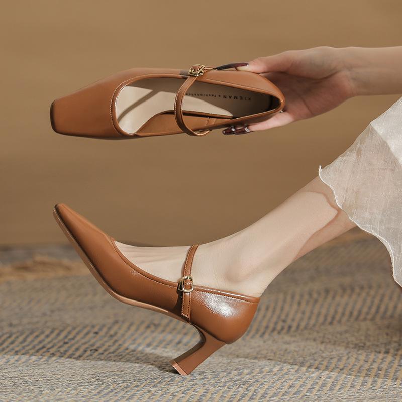 

7610 модные туфли на высоком толстом каблуке женские туфли новые квадратный носок слово с универсальные Мэри Джейн с мелким вырезом одинарные туфли женские 40