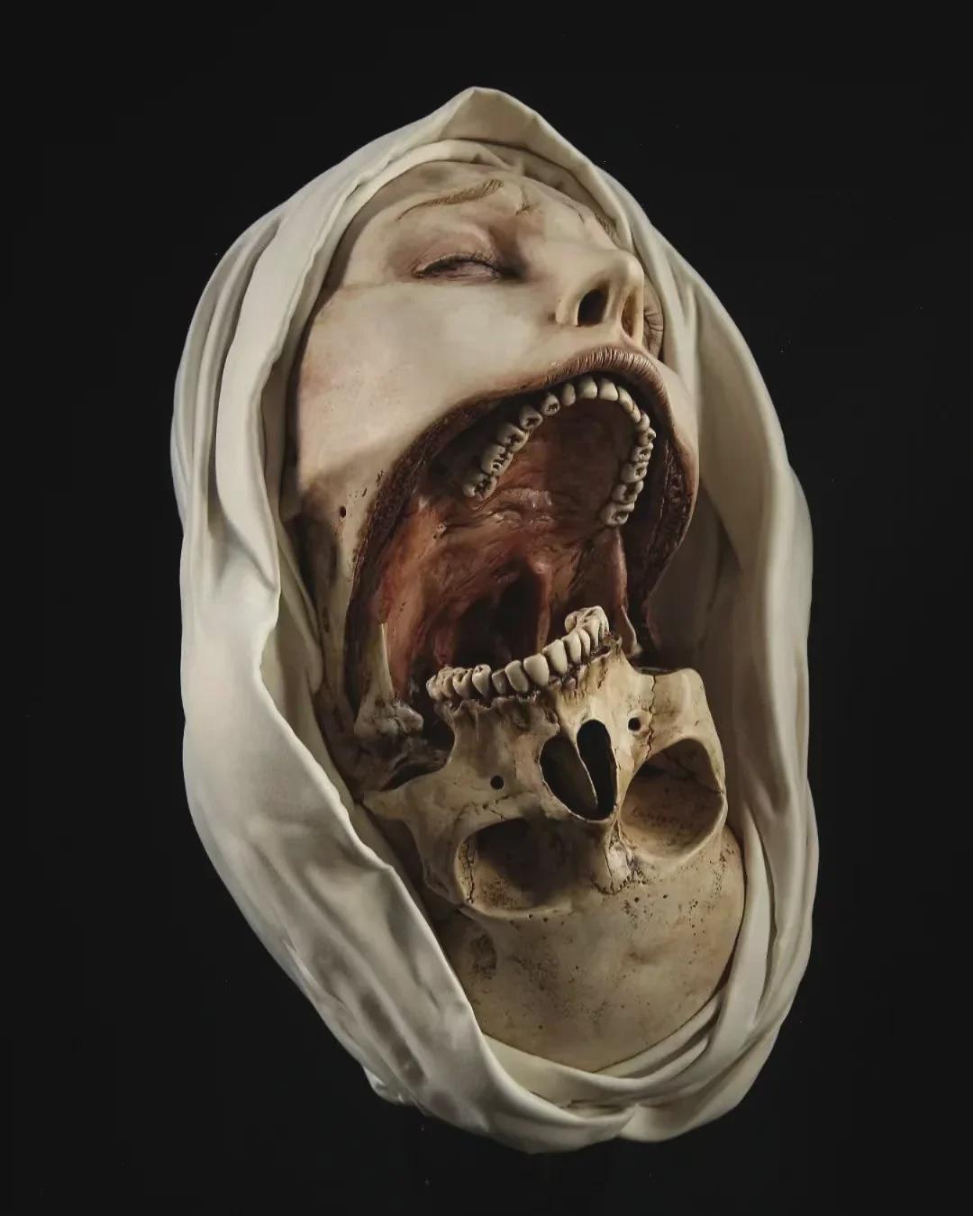 

Transfiguratio Mortis Halloween Resin Statue Ornament