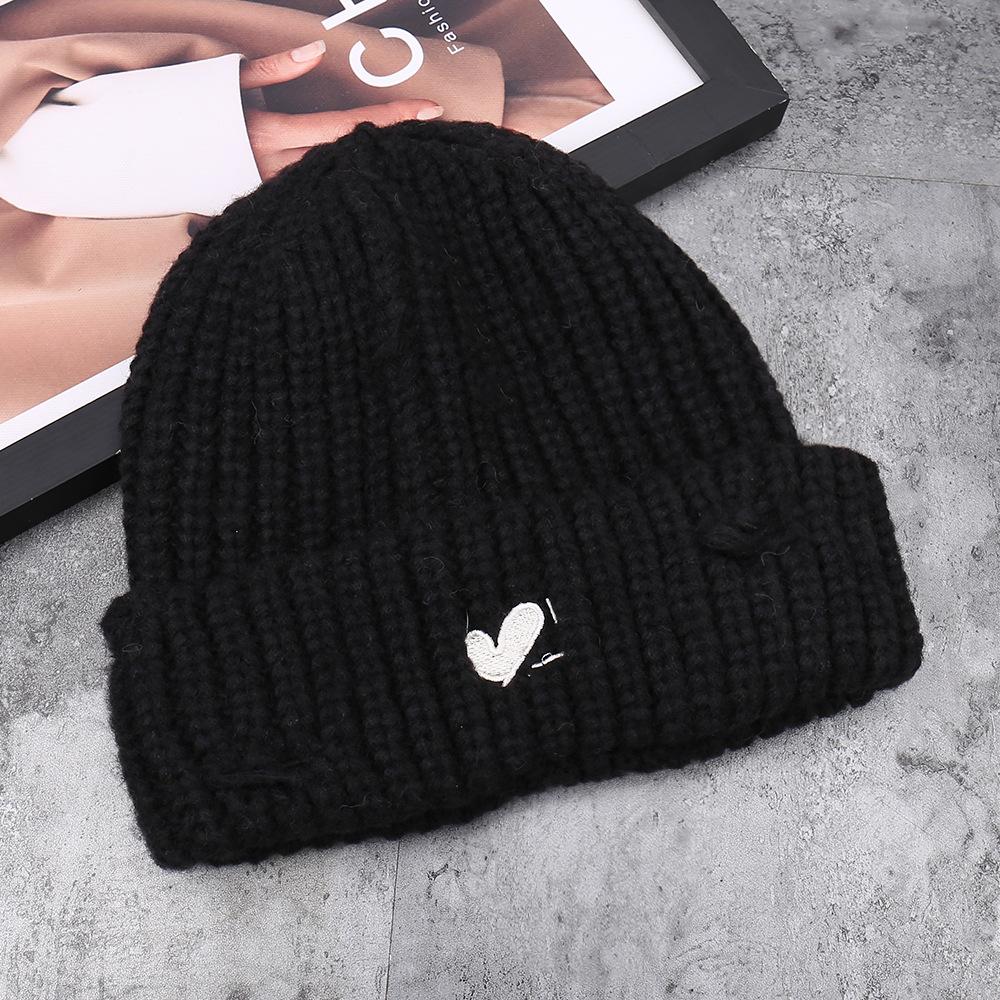 Fashion New Love Embroidery Decoration Versatile Solid Color Simple Knitted Hat Outdoor Travel Face Small Wool Hat