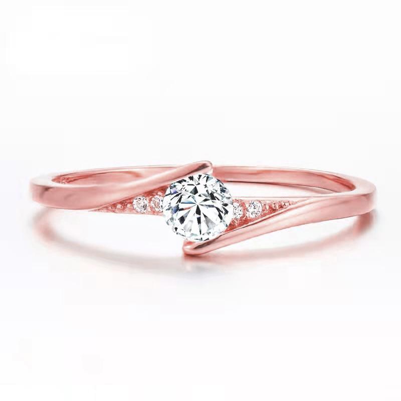 Bagues Mode Classiques pour Femmes Métal Couleur Or Zircon Blanc Bague pour Femmes Romantique Mariée Fille Bague de Demande Bijoux de Mariage Cadeau 2025