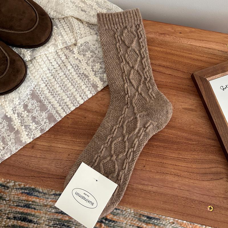 Women s Plaid Wool Mid-Calf Socks - Thickened, Warm, Autumn/Winter Japanese Style Cable Knit One Size