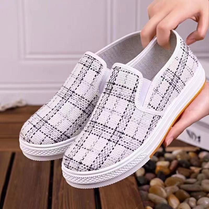 Canvas shoes female students spring new semi-drag lazy one pedal versatile breathable large size white shoes board shoes