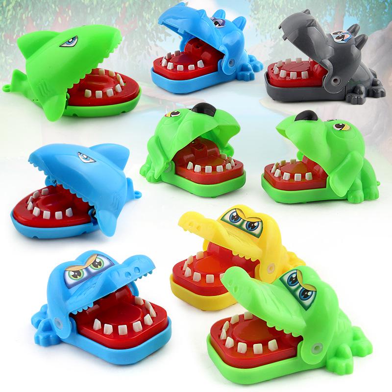 New And Strange Mini Biting Hand Tricky Toy, Trumpet Biting Shark, Crocodile, Vicious Dog