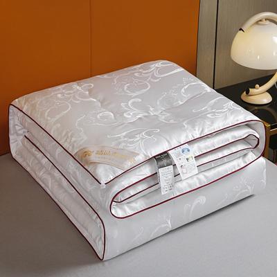 New Handmade Silk Quilt with Mulberry Silk Spring, Summer, Autumn, and Winter Bedcovers Comfortable