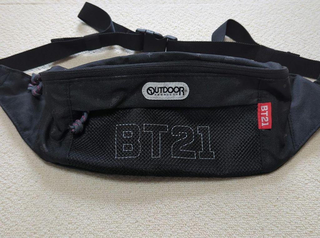 [USED] OUTDOOR Crossbody Bag Bag BTS Collaboration Bag BT21