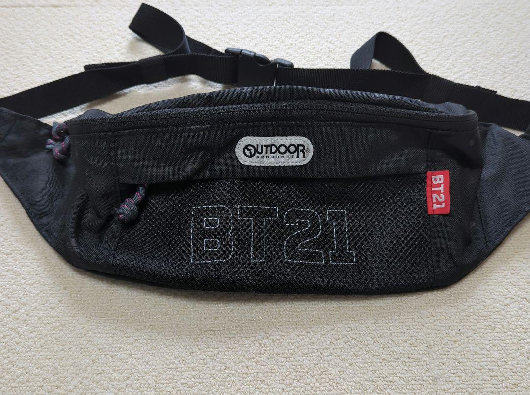 

[USED] OUTDOOR Crossbody Bag Bag BTS Collaboration Bag BT21