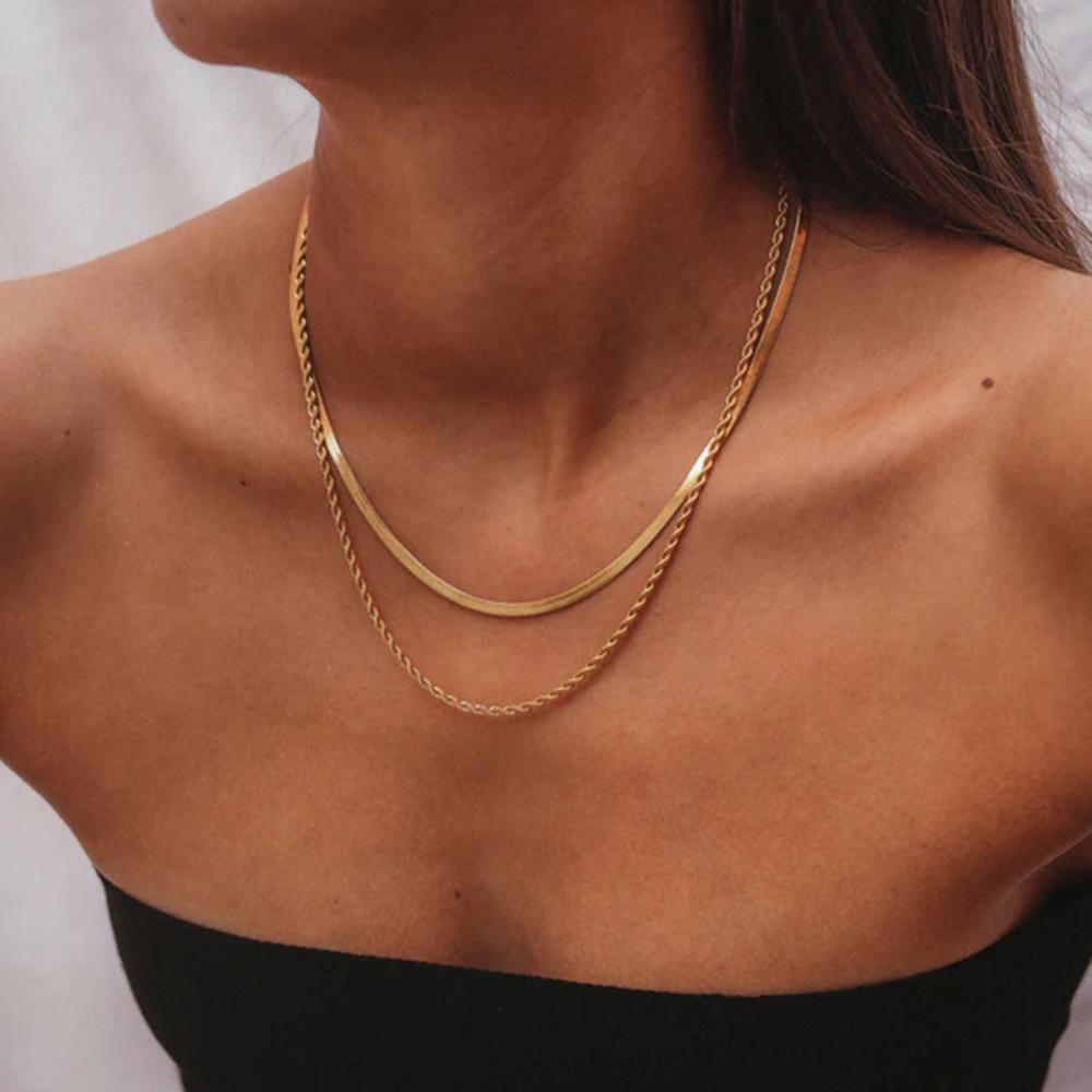 Uworld Gioielli Semplici Placcato Oro 18K Collana a Strati Catena Piatta Serpente Collana a Corda Serpente in Acciaio Inossidabile Regalo