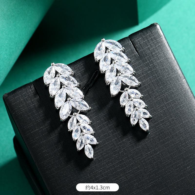 Niche design high-end crystal stud earrings, zircon wheat ears, fringed earrings, women's high-end temperament long earrings.