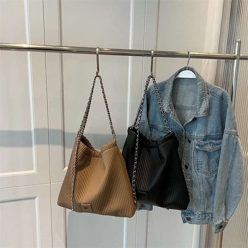 Fold Shoulder Bags for Women 2024 Winter New In Vintage Chain Large Capacity Leather Handbags Travel Totes Bag