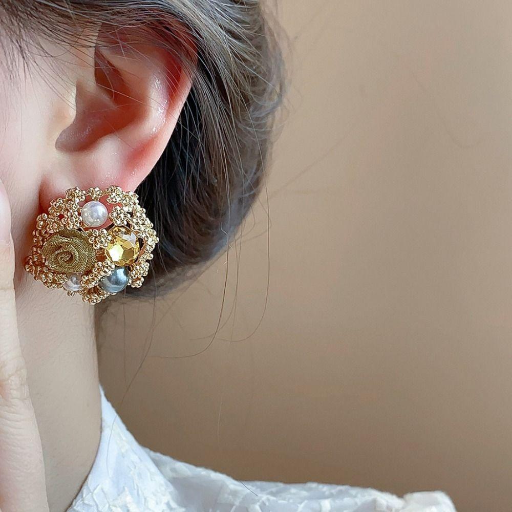 Vintage Vintage Pearl Earrings Rhinestone Flower Stud Earrings Light Luxury Garland Earrings  Gift