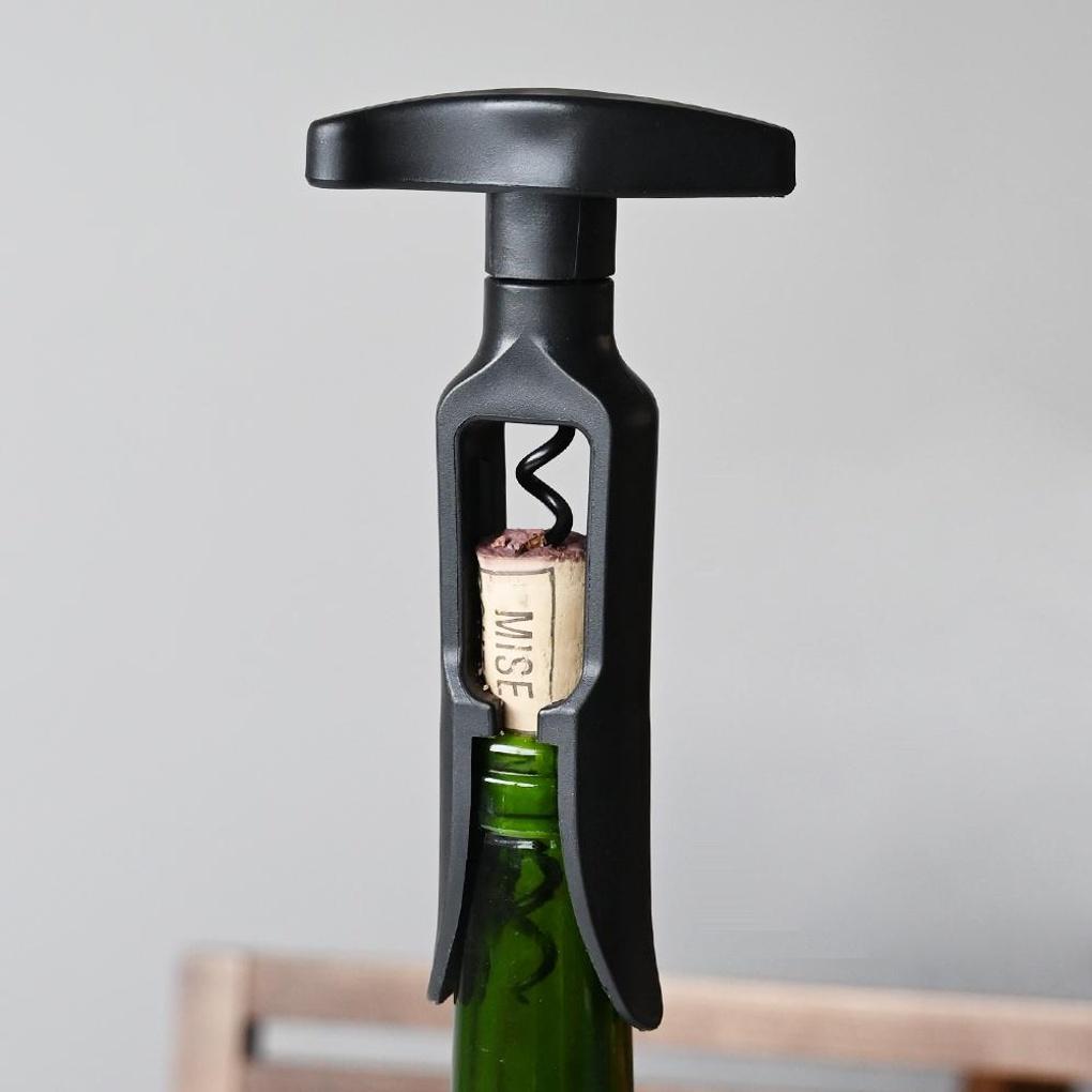 

Черный штопор с удобным наливом