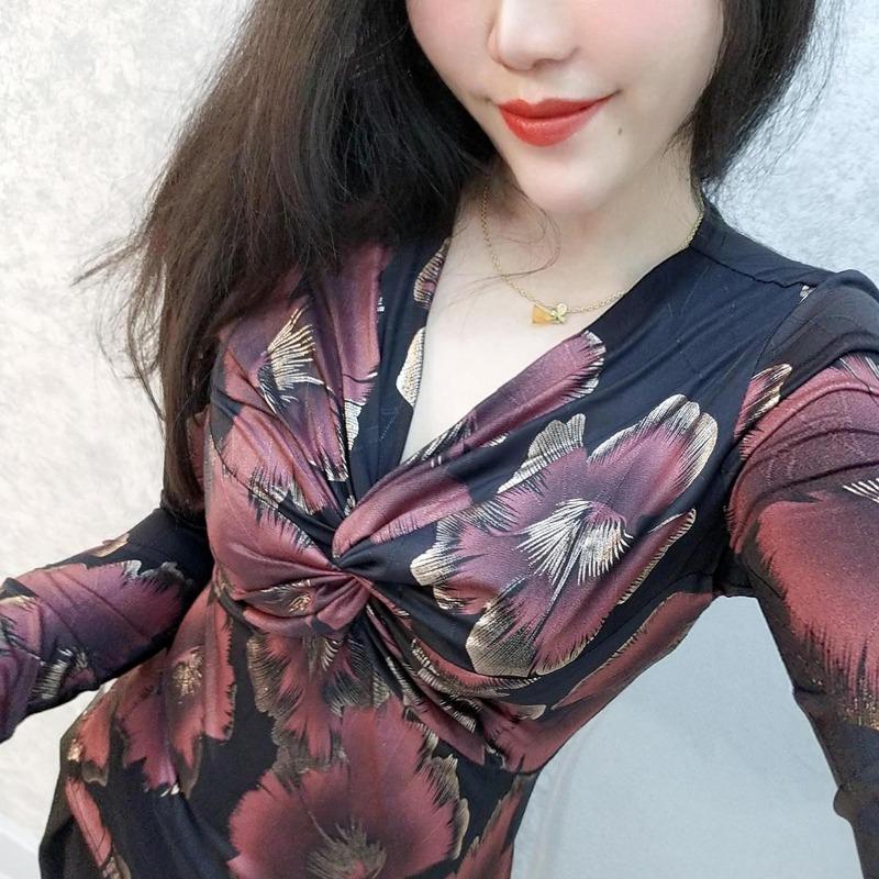 

Autumn and Winter Women s Pullover New Fashion Patchwork Print Cross Folds V Neck Sexy T-shirt Versatile Long Sleeved Tops XXXL синій