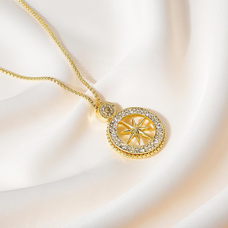 Retro Literary And Artistic Court Style Girl Round Pendant Necklace Slightly Inlaid Zircon Fashionable Star Necklace Woman