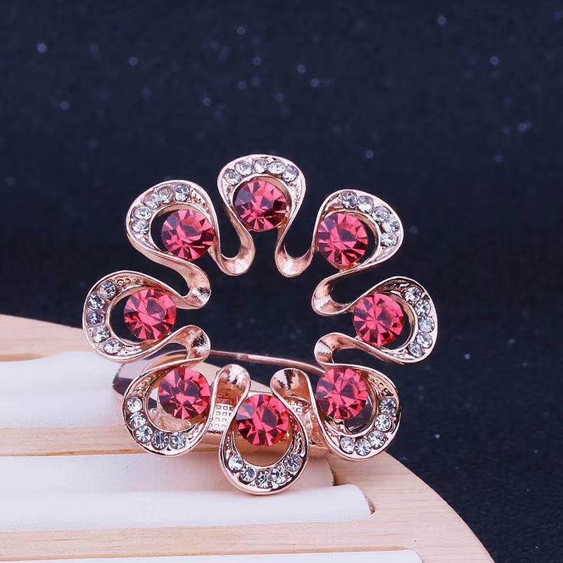 Korean Style Pearl Brooch: Versatile Floral Diamond Pin for Women's Coats