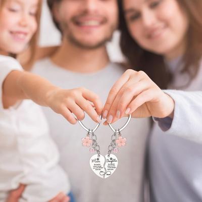 1 Set Gifts for Mom Mom Daughter Keyring Stainless Steel Elegant Heart Shape Keyring Heartfelt Engraved Charms Birthday