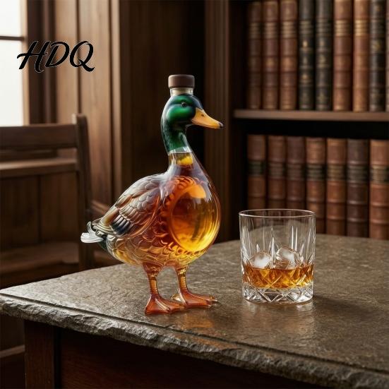 Unique Whiskey Decanter Duck Decanter Straight Bourbon Glass Bottle with Stopper 350ml Flavor Sealing Novelty Liquor Dispenser for Home Bar