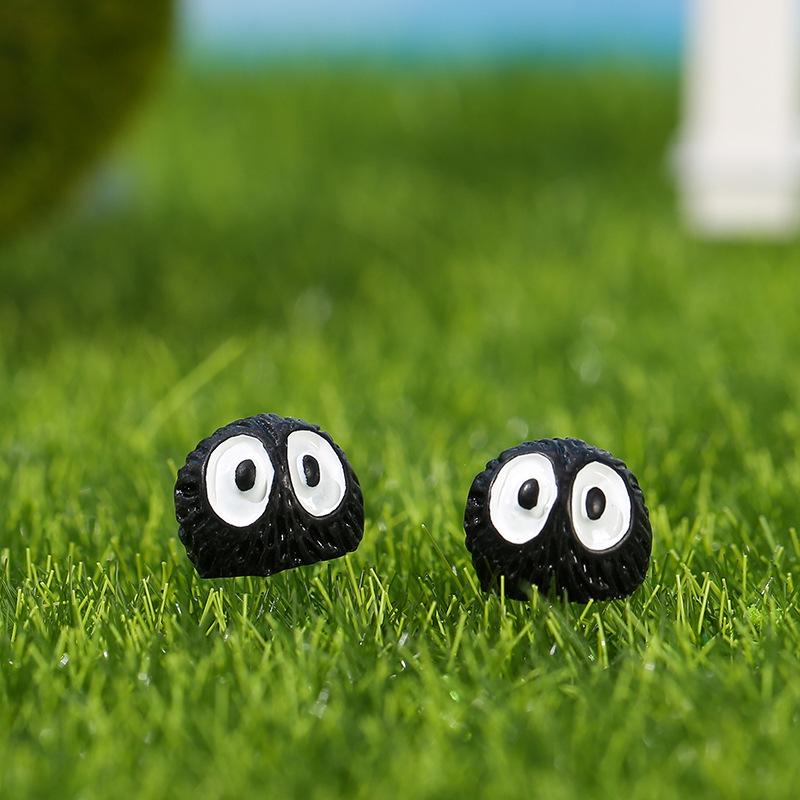 

Миниатюрная смоляная фигурка Пылинка Сажи