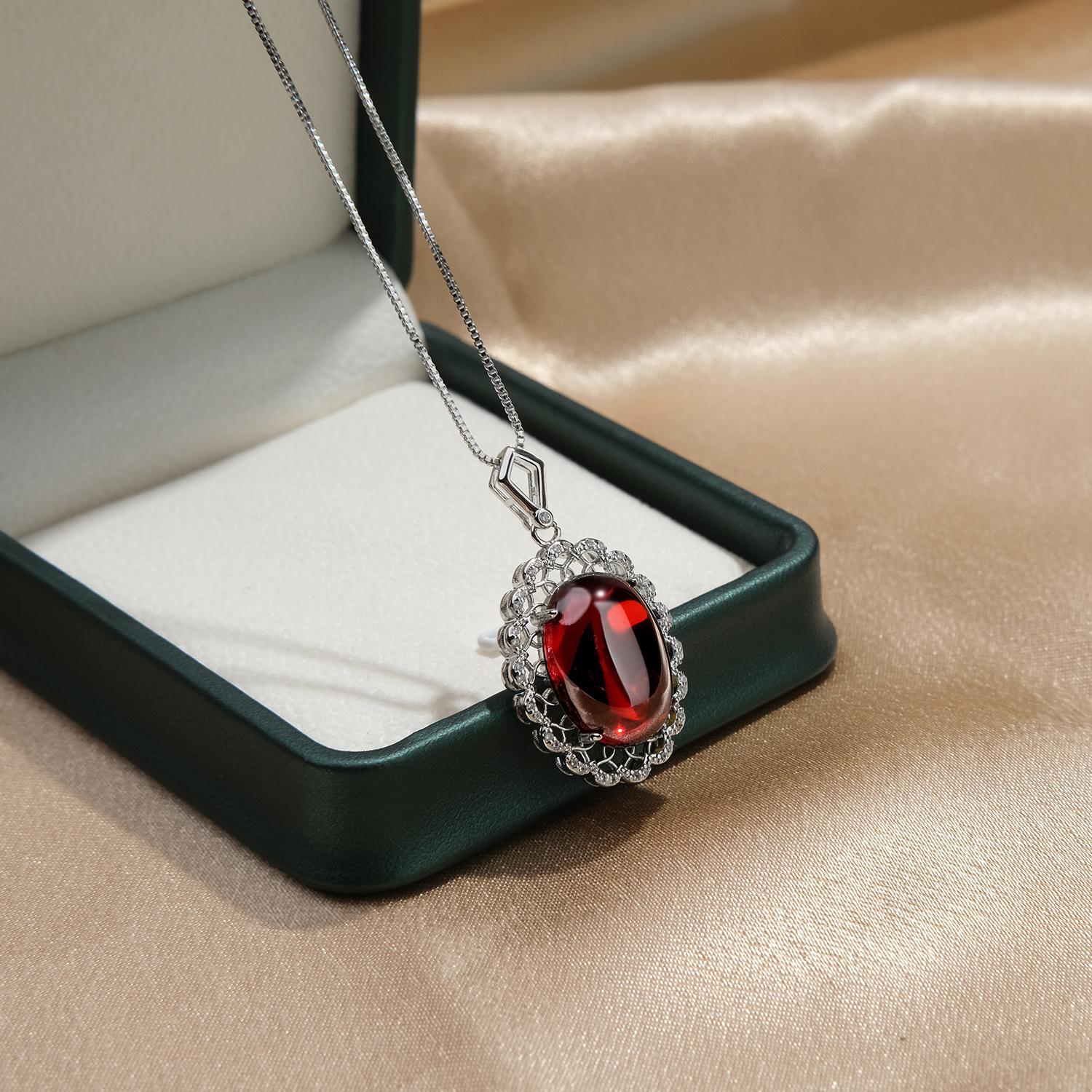 925 Sterling Silver Retro Light Luxury Round Red Zircon Necklace Birthday Party Anniversary Wedding Gift