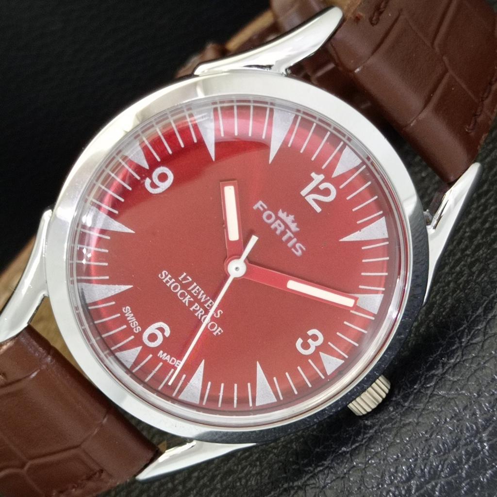 

REFURBISHED VINTAGE HAND-WINDING SWISS MENS RED COLOR DIAL WATCH a701018-5 R205a-a701018