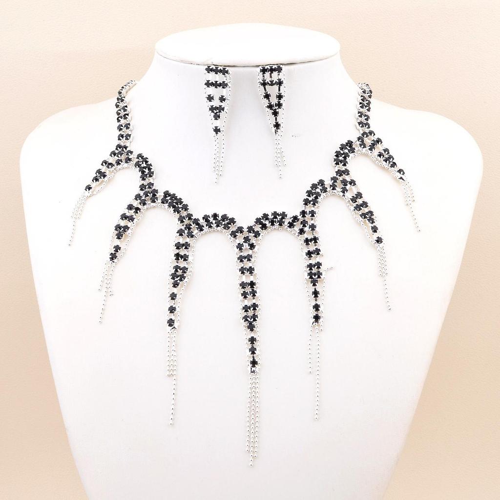 Elegant European & American Alloy Necklace Set - Versatile Bridal & Evening Jewelry