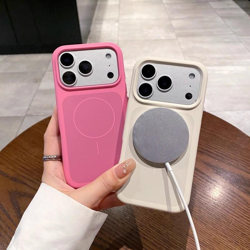 Applicable to iPhone17proMax magnetic mobile phone case two-color liquid silicone Apple 16Pro new protective case