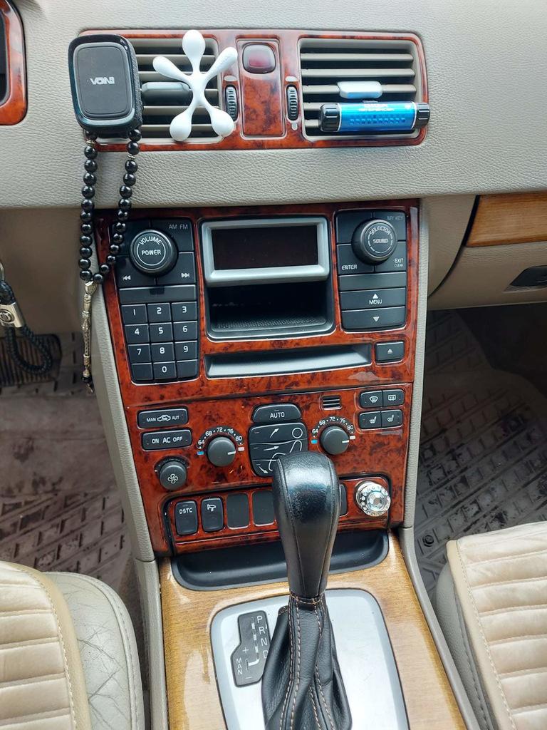 Накладки на панель Дерево для Volvo XC90 2002-2014 гг