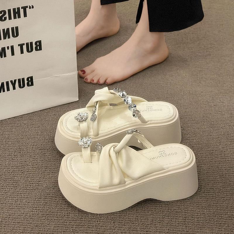 Rhinestone cover toe cool slippers women wear in summer 2025 new fairy wind heightened thick-soled beach with skirt sandals