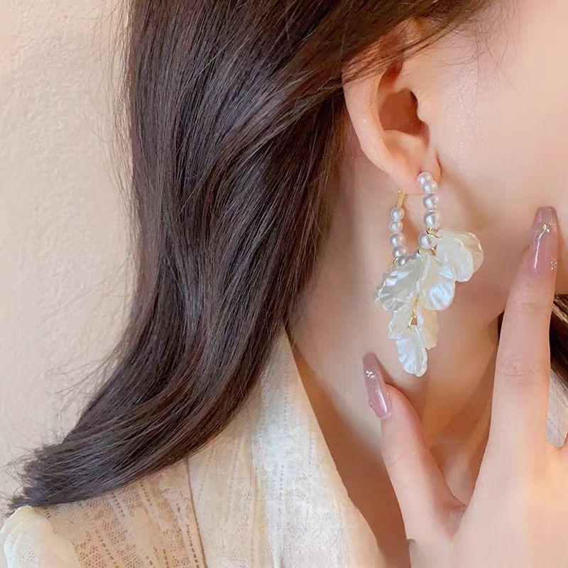 Exquisite Pearl Shell Flower Drop Dangle Earrings for Women Exaggerated Personality Korea Earring Hoop Jewelry Accessories Gift