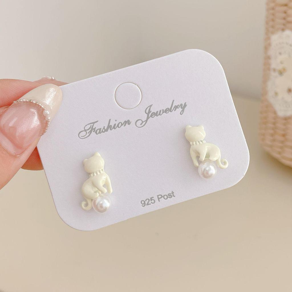 New Cute Cat Earrings for Women - Silver Needle, Cartoon Design, Perfect for Autumn and Winter