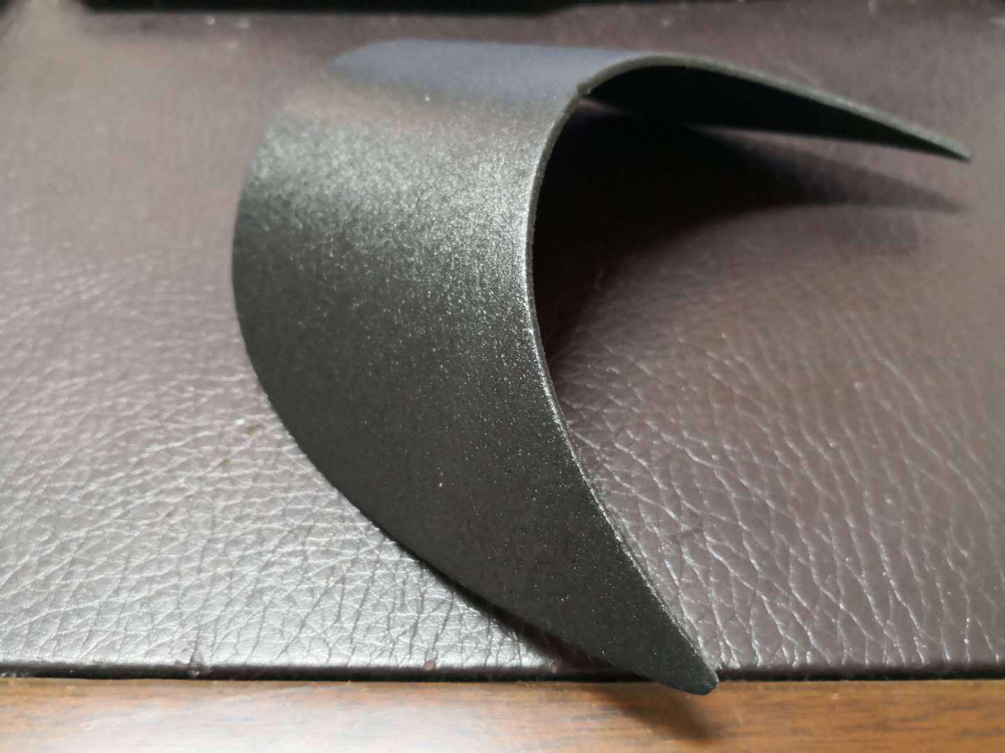 

Козырек бейсбольной кепки из пенополиэтилена черного и белого цвета в форме банта, 17,4x6,9 см, 2,0 мм 17.4*6.9cm*2.0mm Curved Panel чёрный