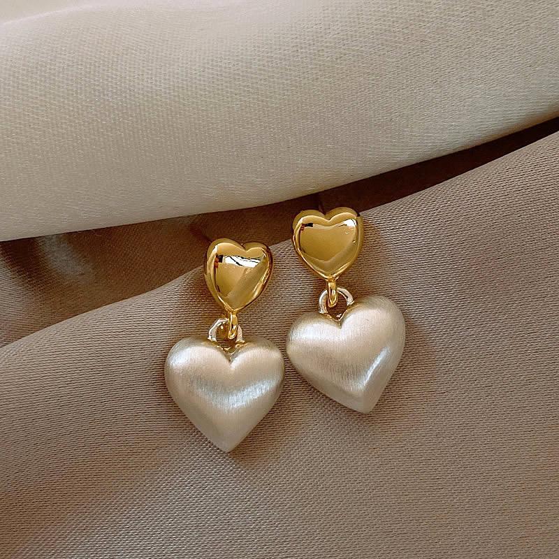 

Матовые серьги с двойным сердцем, французские серьги-гвоздики в стиле легкой роскоши, темпераментные элегантные серьги высокого класса