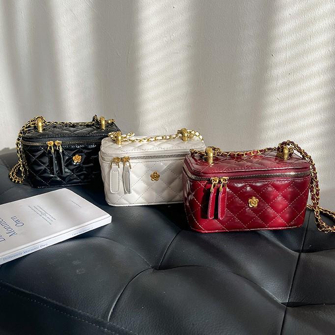 Argyle Embroidered Women's Crossbody Chain Bag - 2025 Spring/Summer Trendy Small Square Bag