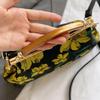 Vintage Designer Women Chain Shoulder Bags Clutch Crossbody Bags Wedding Lock Shell Clip Designer Purple Yellow Flower Handbags
